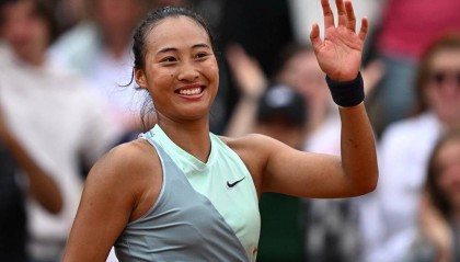 今日！CCTV5直播郑钦文出战温网+天下足球，央视直播中超北京国安+大连英博