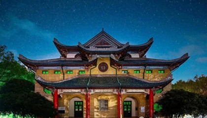 2025湖南提前批分数线排名：湖南大学文理都进前8，北师物理类第2