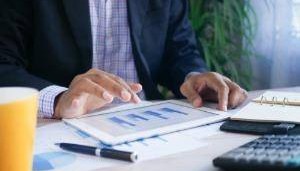 8月股票私募超额收益均值收负值，为年内首次