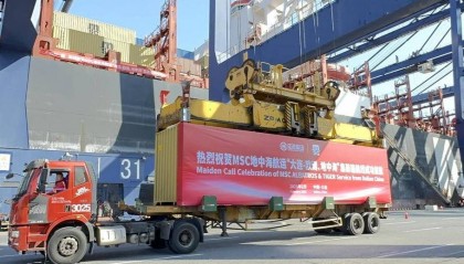 “大连—欧洲、大连—地中海”远洋干线首航