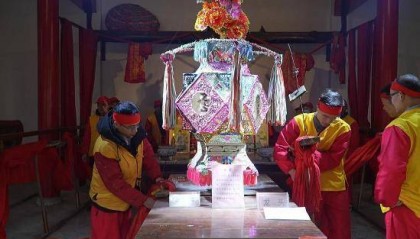 桐城：省级非遗“王圩灯会”举行迎灯仪式