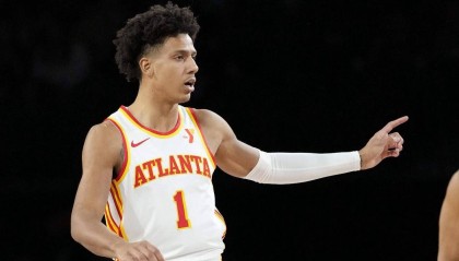 NBA新闻速递：老鹰新星赛季报销，湖人内线受重创，国王标价福克斯