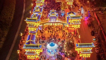 四川广安不夜城灯火盛景