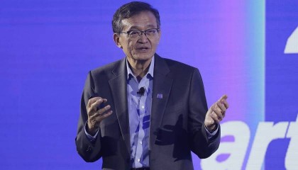 英特尔盘前股价一度跌超5%，特朗普喊话其CEO立即辞职