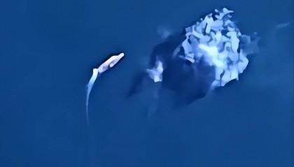 重大新闻：一枚巨型弹在福建舰附近爆炸 第七次海试不弹射舰载机