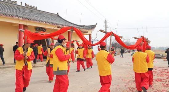 桐城：省级非遗“王圩灯会”举行迎灯仪式