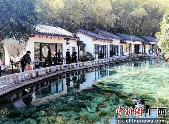 贺州平桂：景“警”相随护平安