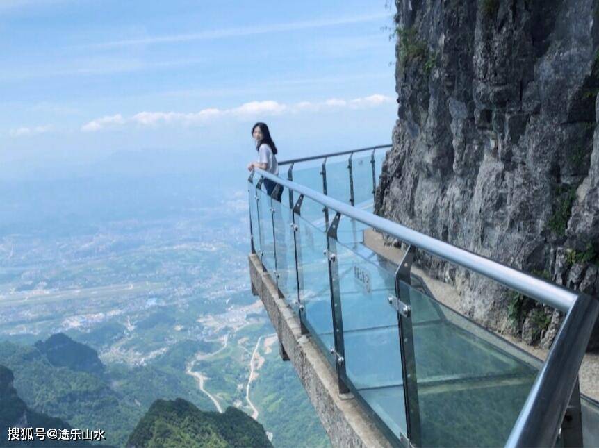 张家界天门山游玩攻略 2025全新天门山游玩攻略 张家界天门山必玩景点+玻璃栈道+游玩张家界必吃美食全攻略